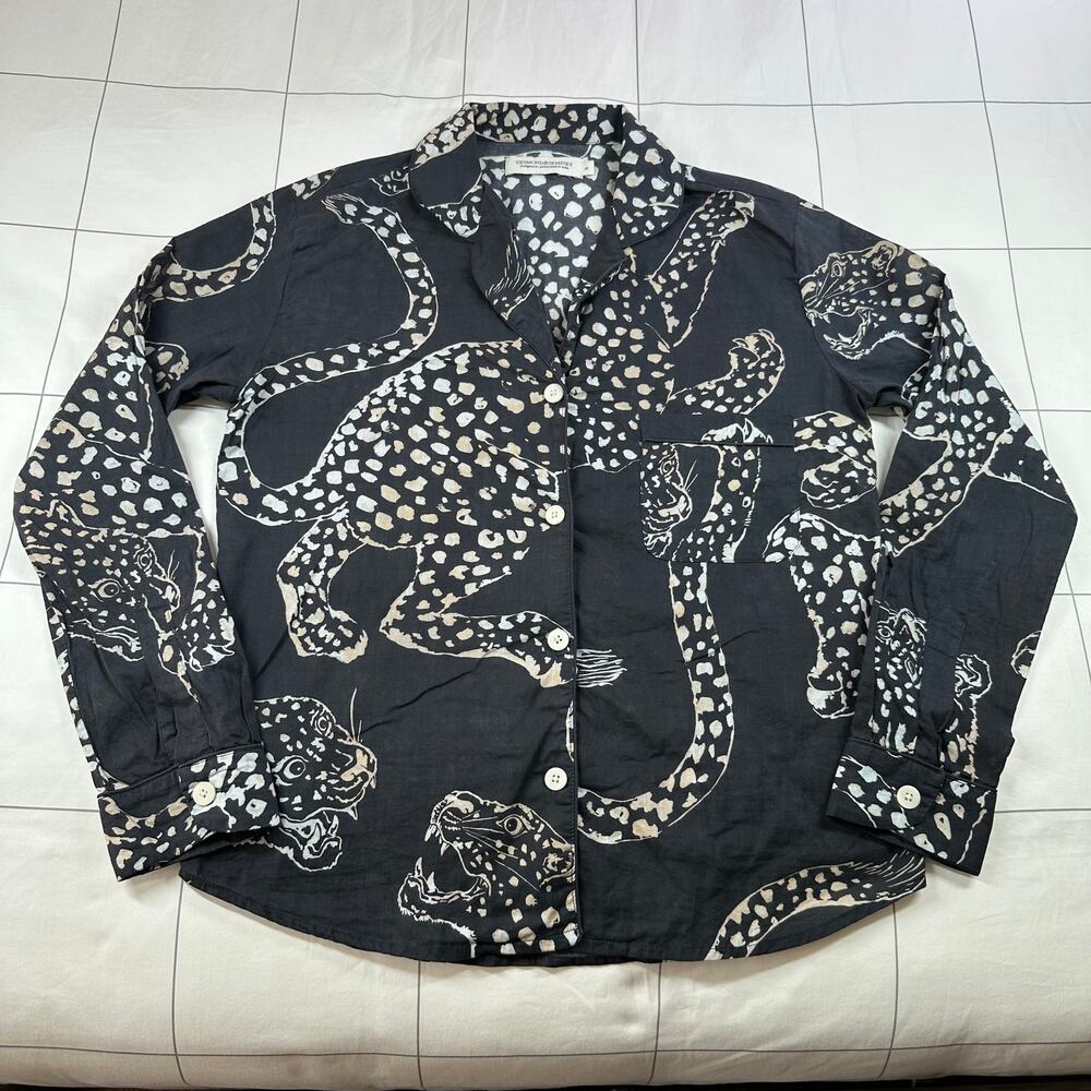 Desmond & Dempsey Pajama Top Womens Small Black Jag Double the Comfort Jaguar